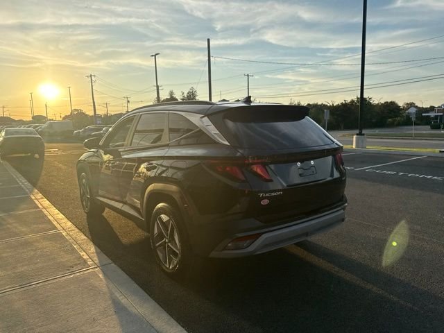 Used 2025 Black Hyundai SEL image 5