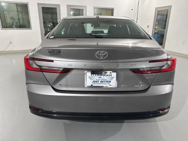 Used 2025  Toyota XLE image 8