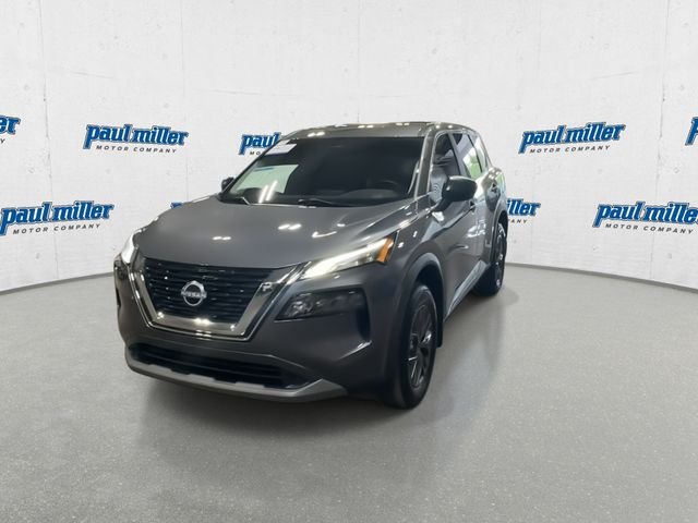 Used 2023 Gray Nissan S image 4