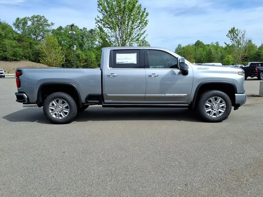 New 2026 Sterling Gray Metallic Chevrolet High Country image 28