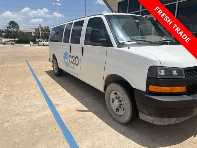 2025 Chevrolet Express 3500 LS Extended's photo