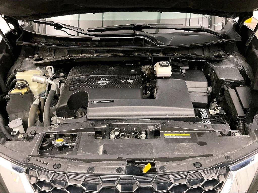Used 2022 Gray Nissan SL image 15