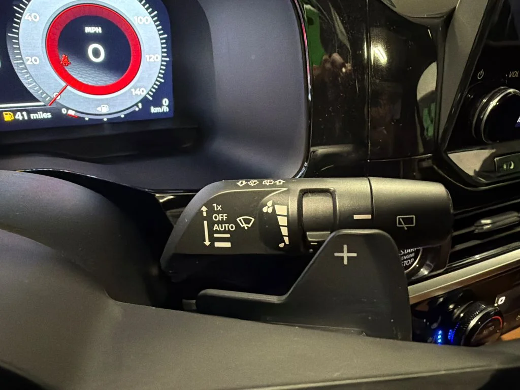 Used 2024 Super Black Nissan Platinum image 27