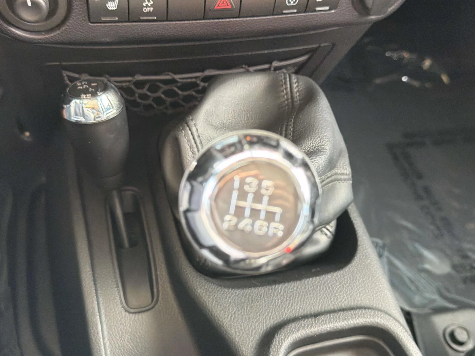Used 2015 Bright White Clearcoat Jeep Altitude image 18