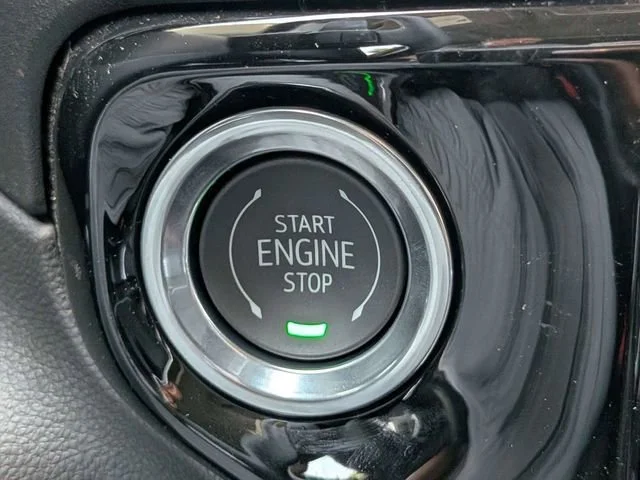 New 2026 Summit White GMC Elevation image 31
