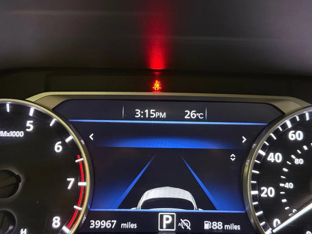 Used 2025 White Nissan SR image 14