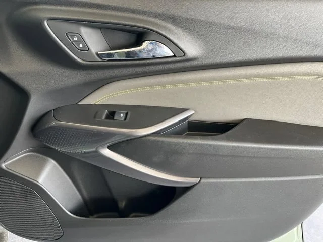 Used 2025 Cacti Green Chevrolet ACTIV image 54