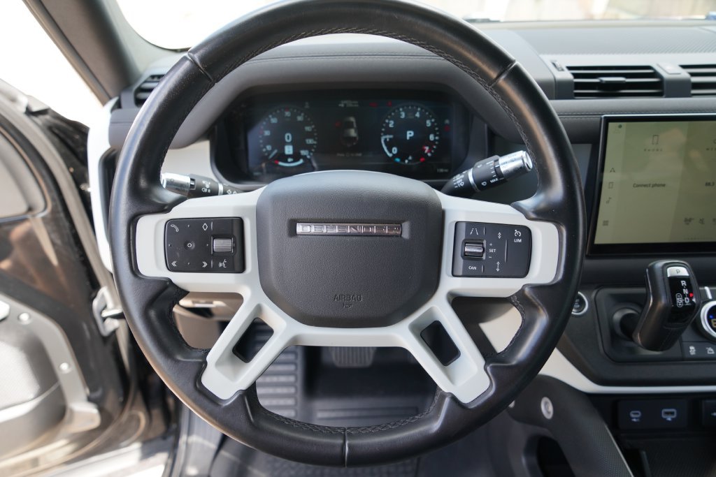 Used 2022  Land Rover X-Dynamic SE image 12