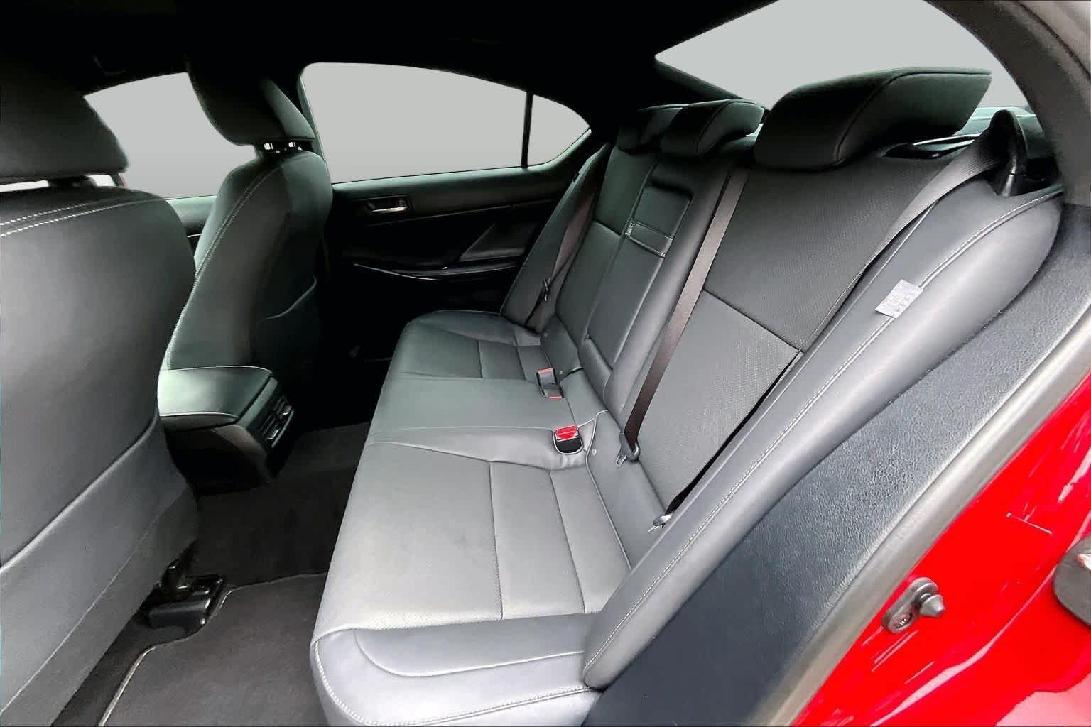 Used 2025 Matador Red Mica Lexus  image 21