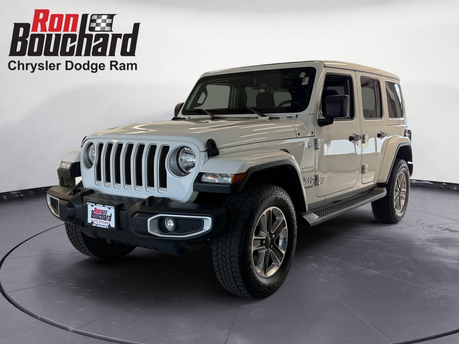Used 2021 Bright White Clearcoat Jeep Unlimited Sahara image 5