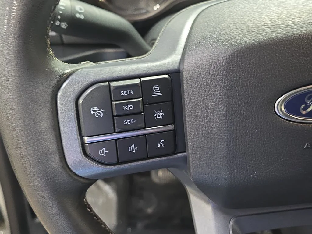 Used 2023 Avalanche Ford XLT image 18