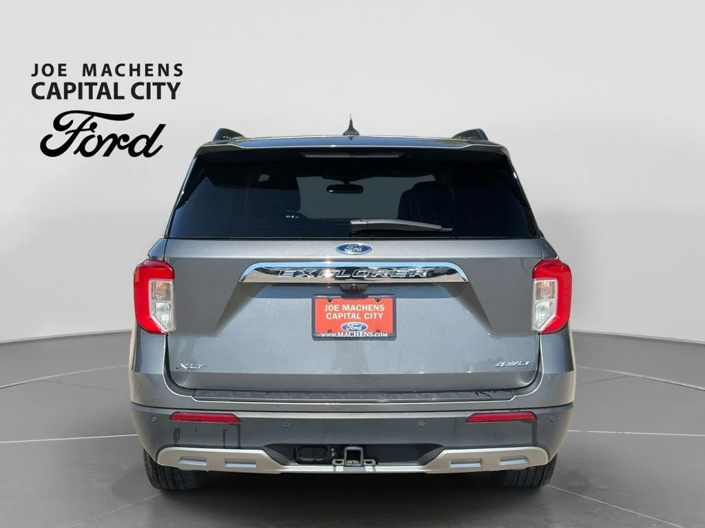 Used 2023 Gray Metallic Ford XLT image 6