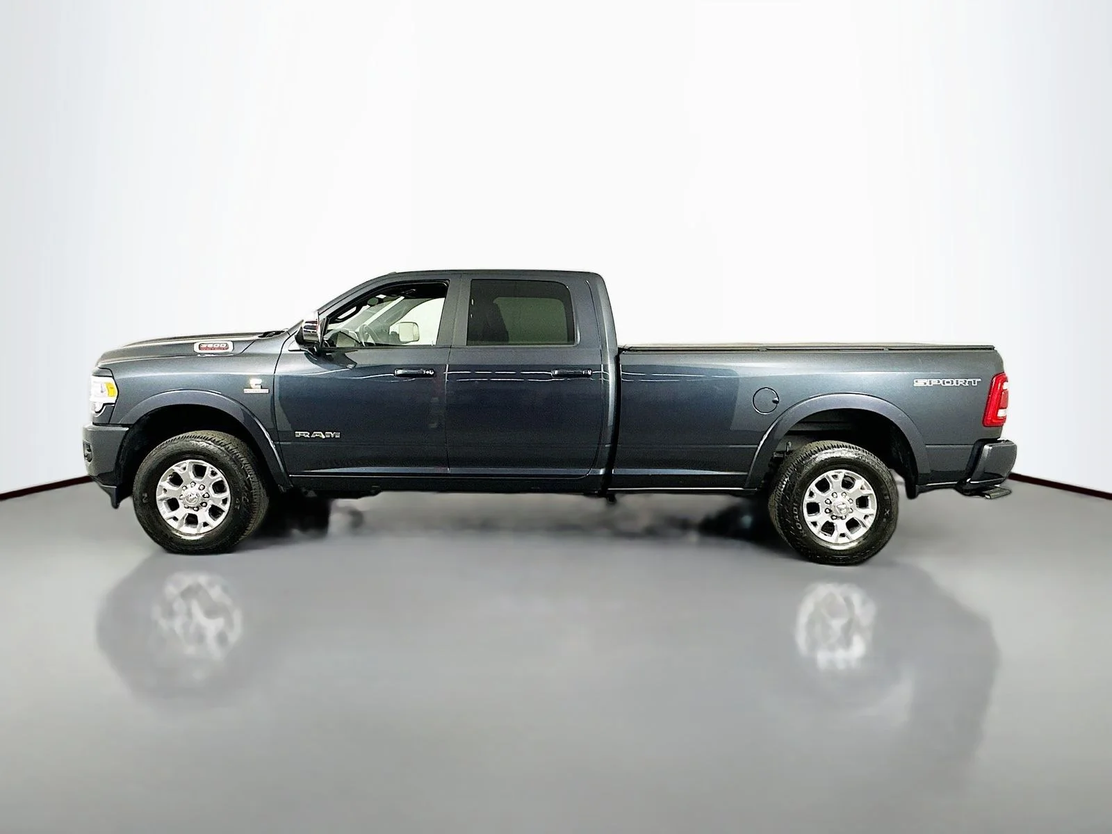 Used 2020 Maximum Steel Metallic Clearcoat Ram Laramie image 5
