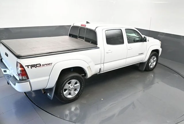 Used 2015 White Toyota Base image 53
