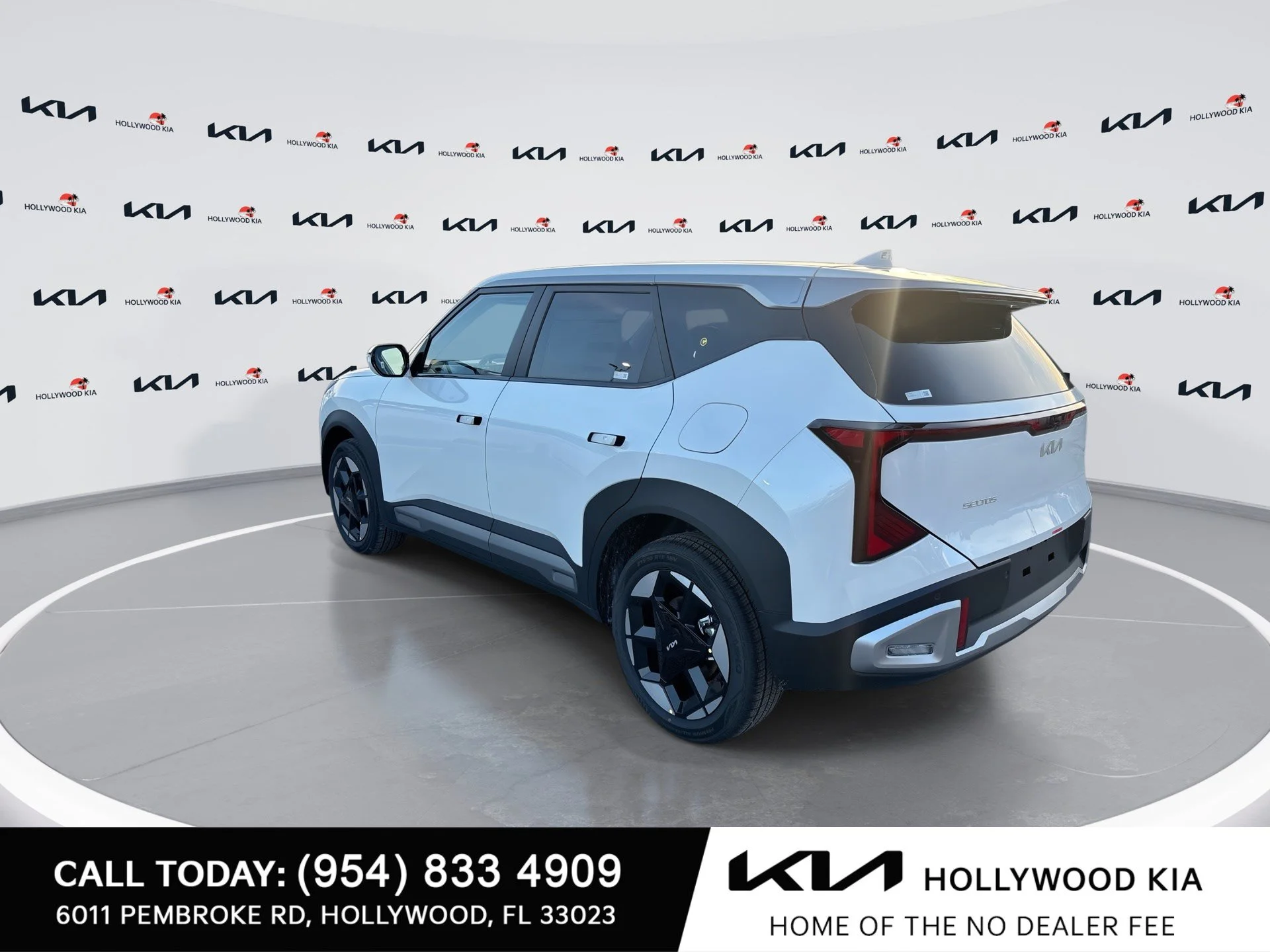 New 2027 Snow White Pearl Kia EX image 6