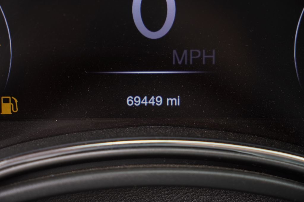 Used 2021 Gray Jeep Laredo X image 5