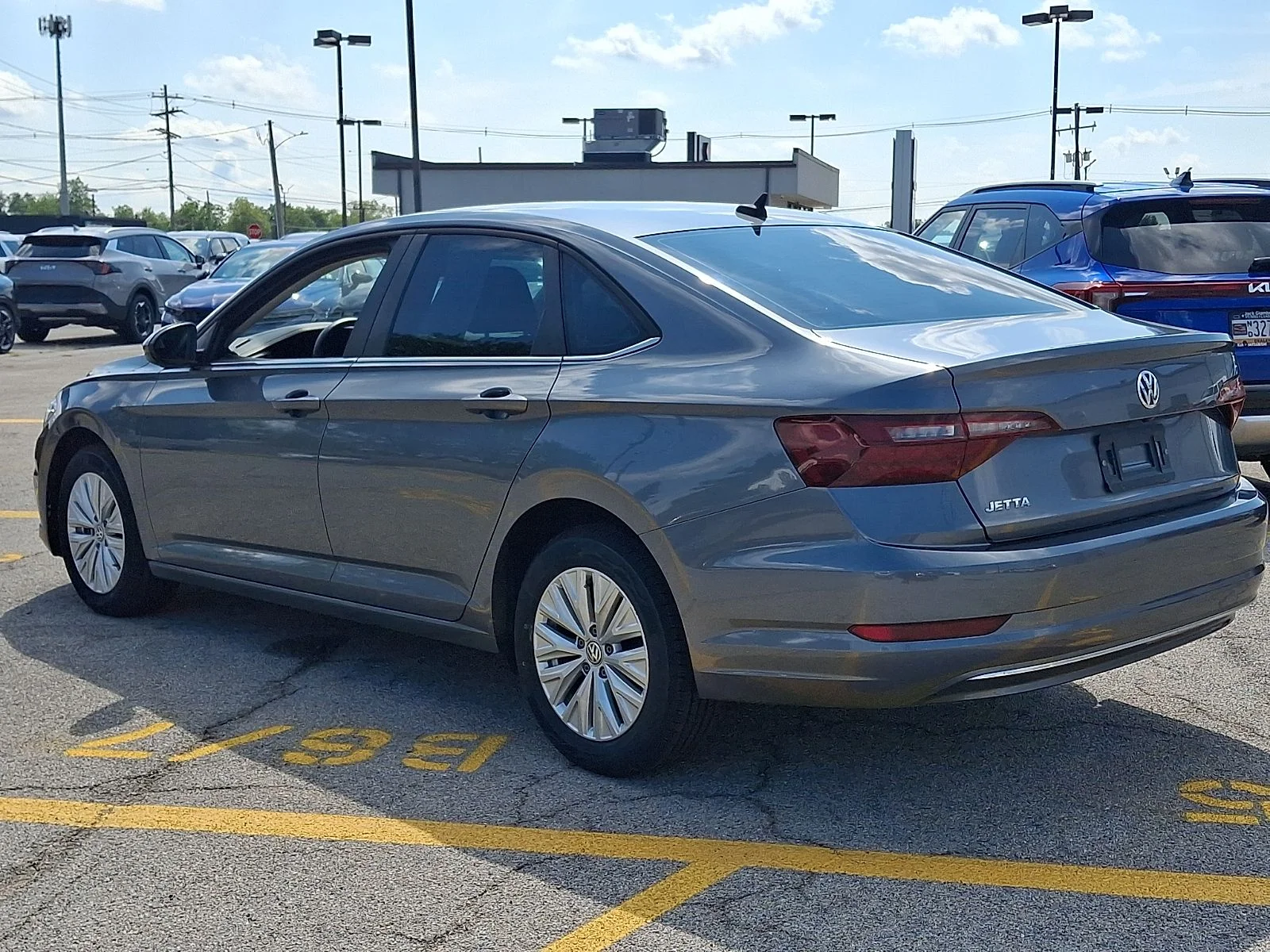 Used 2020  Volkswagen 1.4T S image 4