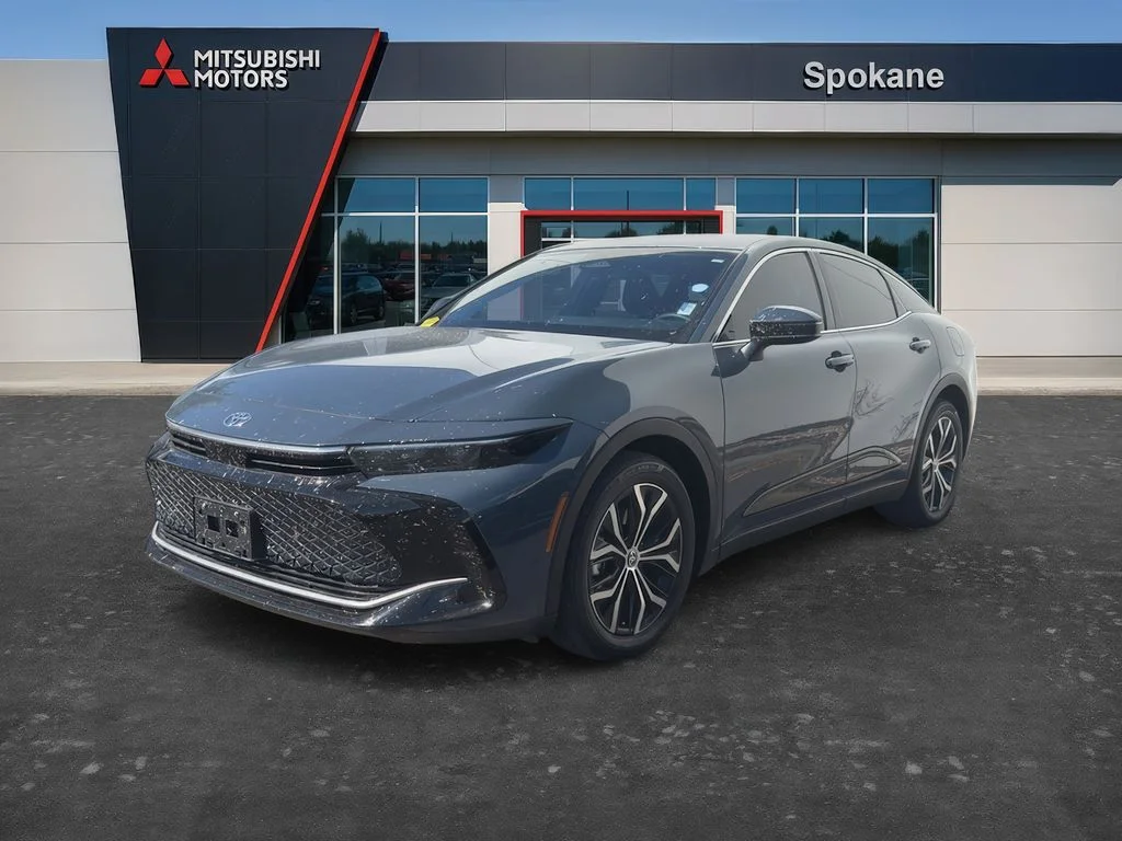 Used 2025 Storm Cloud Toyota XLE image 3