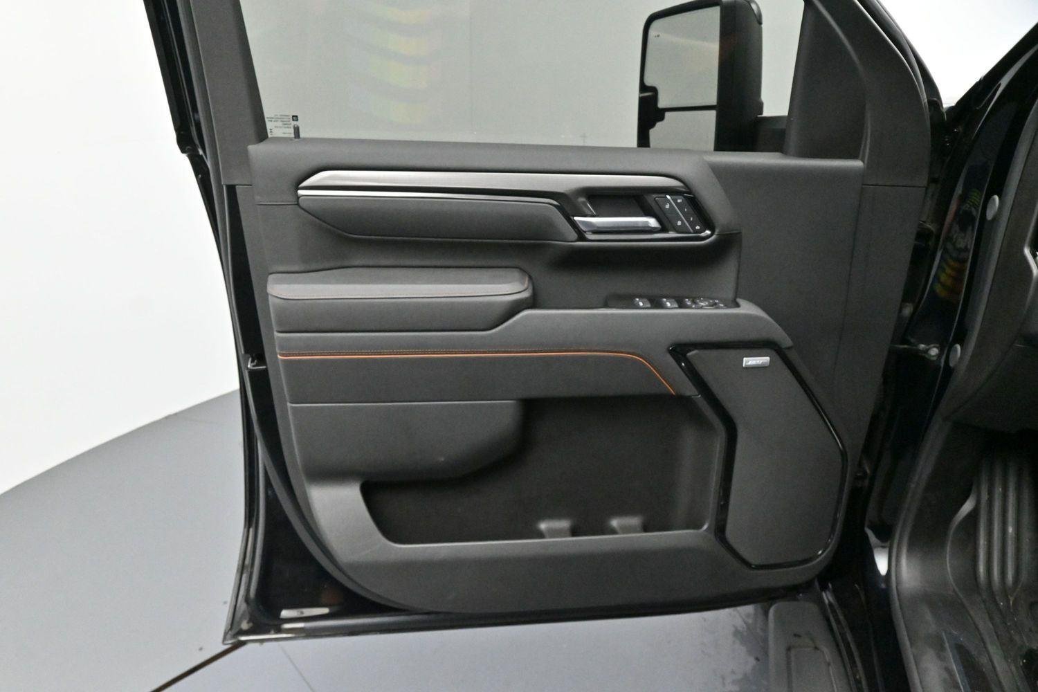 Used 2025 Onyx Black GMC AT4 image 10