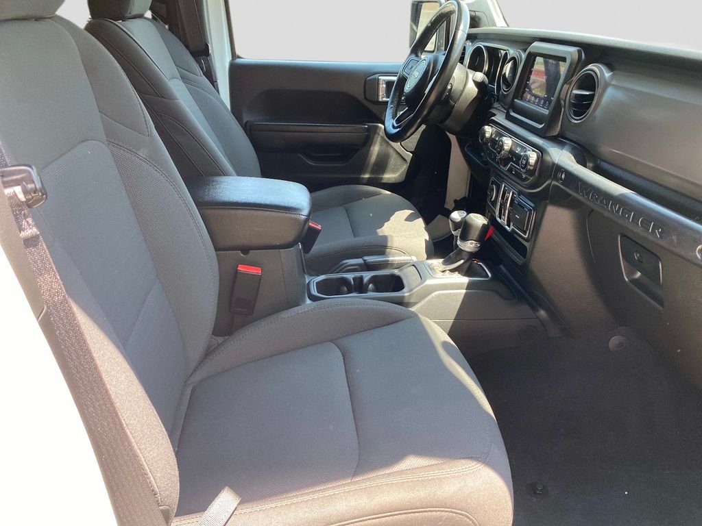 Used 2023 White Jeep Willys image 27
