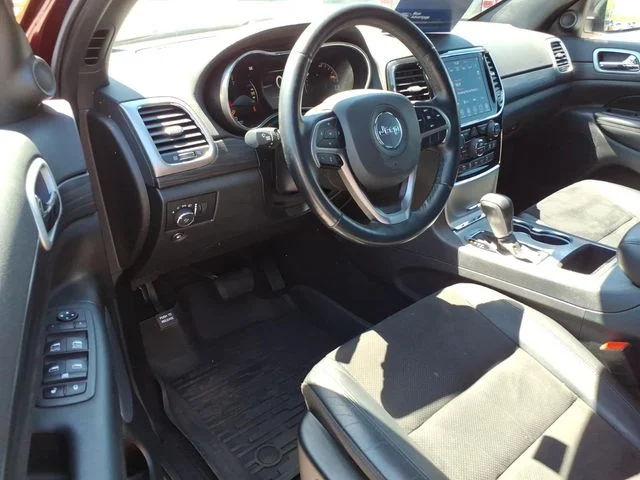 Used 2022 Red Jeep Laredo X image 20