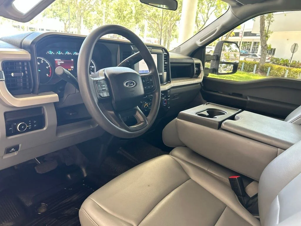 Used 2025 White Ford XL image 6