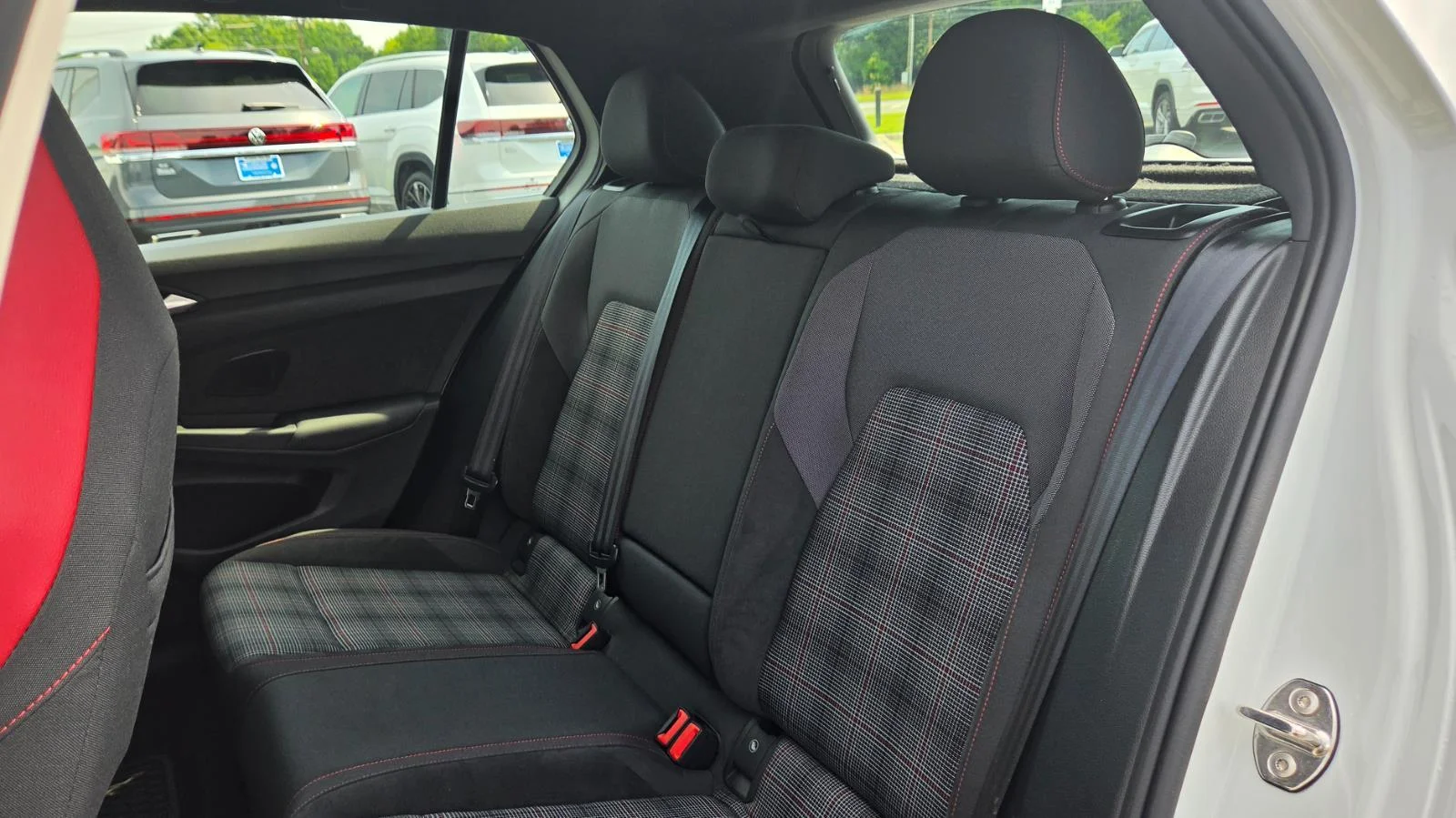 Used 2023 Opal White Pearl Volkswagen Autobahn image 51
