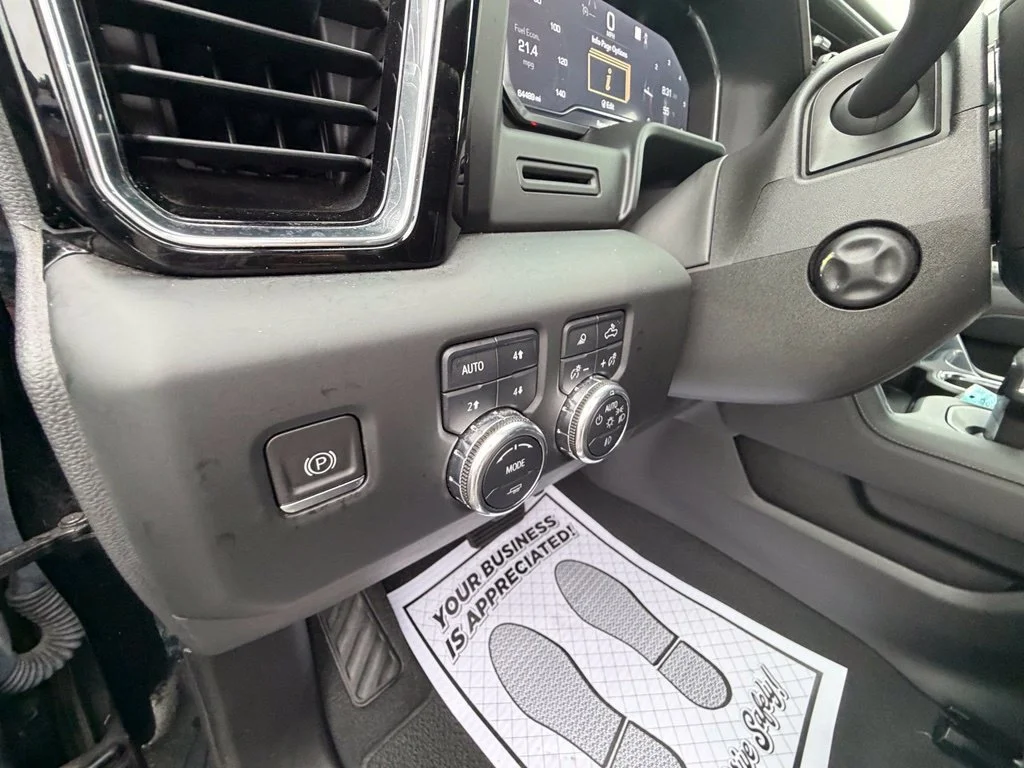 Used 2022 ONYX BLACK GMC Denali image 16