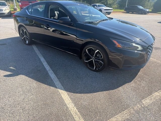 Certified Used 2025 Black Nissan 2.5 SR image 9