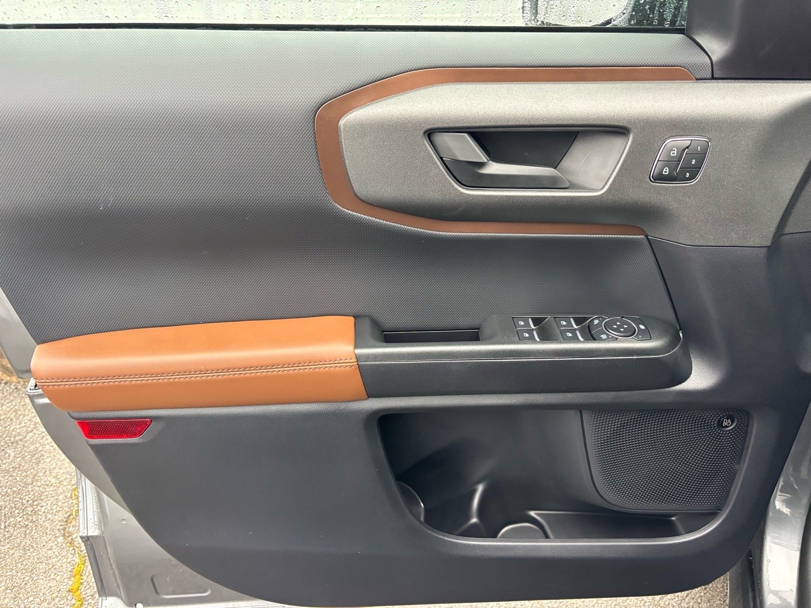 New 2025 Carbonized Gray Metallic Ford Outer Banks® image 7