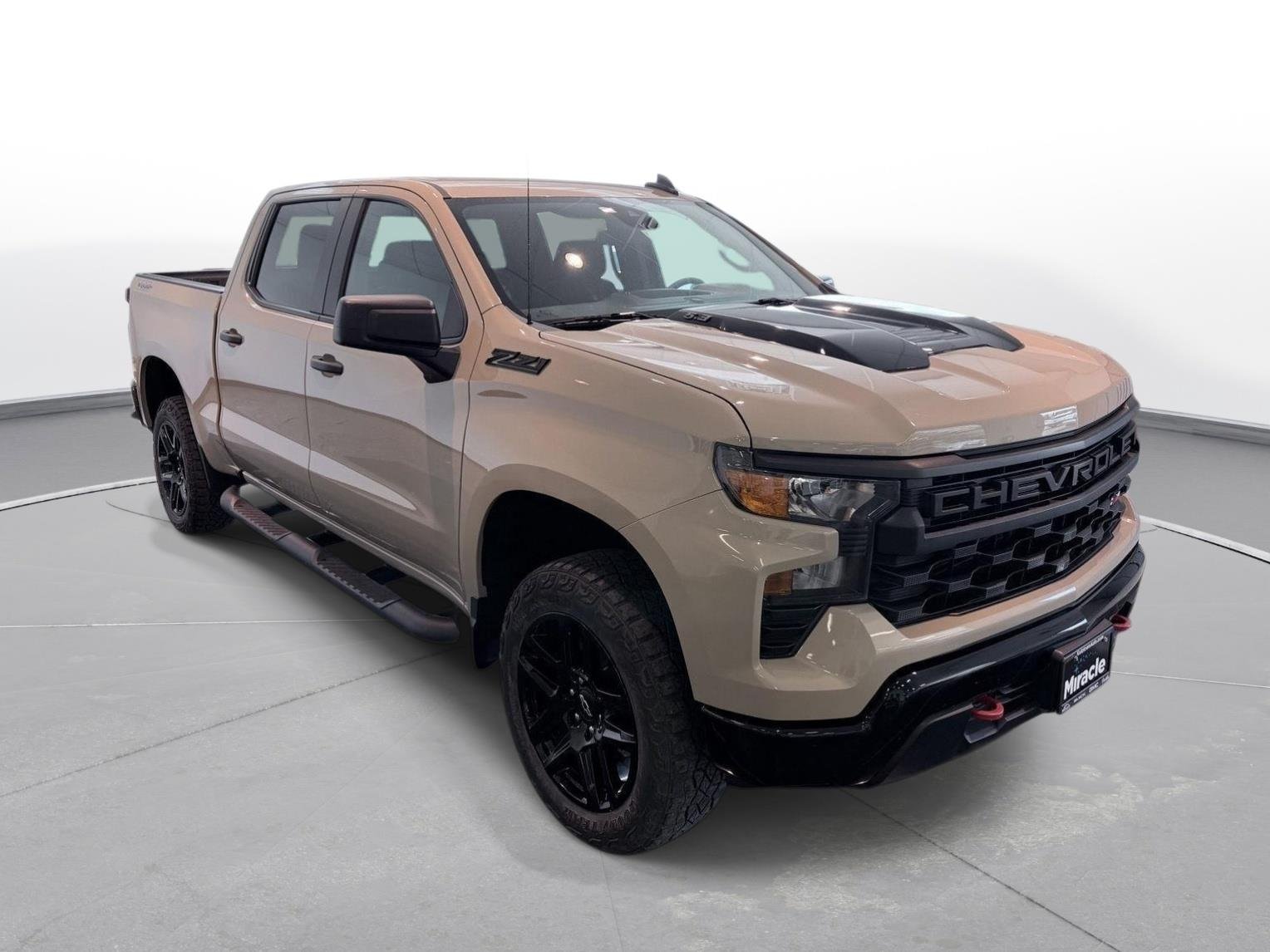 Used 2023 Sand Dune Metallic Chevrolet Custom Trail Boss image 7