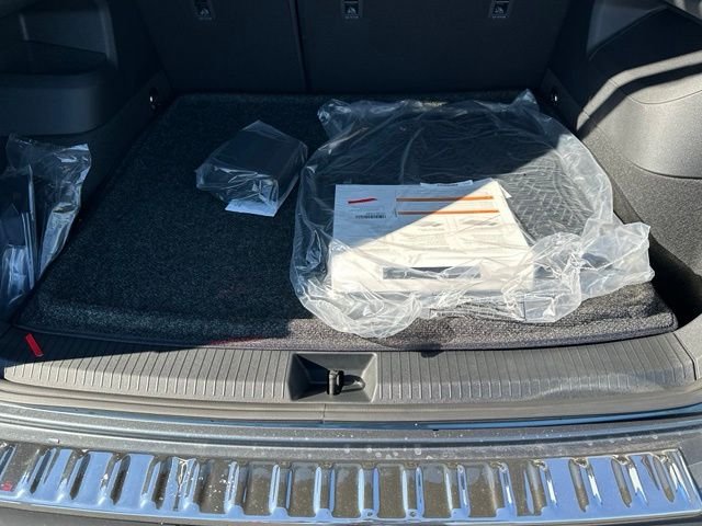 New 2026 Platinum Gray Metallic Volkswagen 2.0T SE image 16
