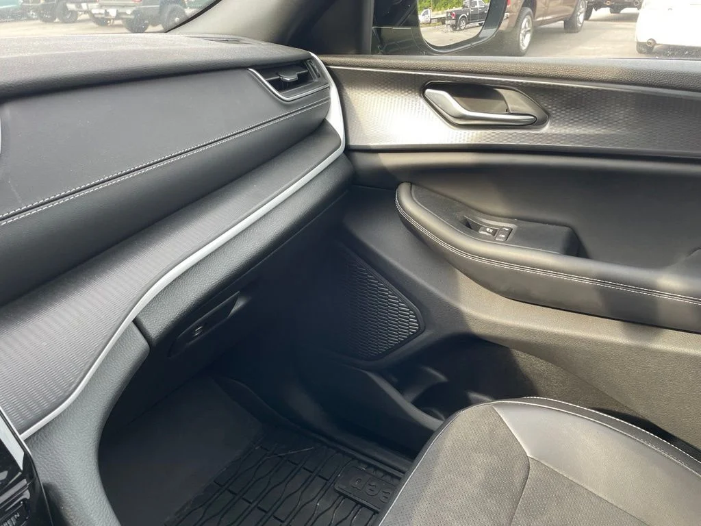 Used 2023 Gray Jeep Altitude X image 20