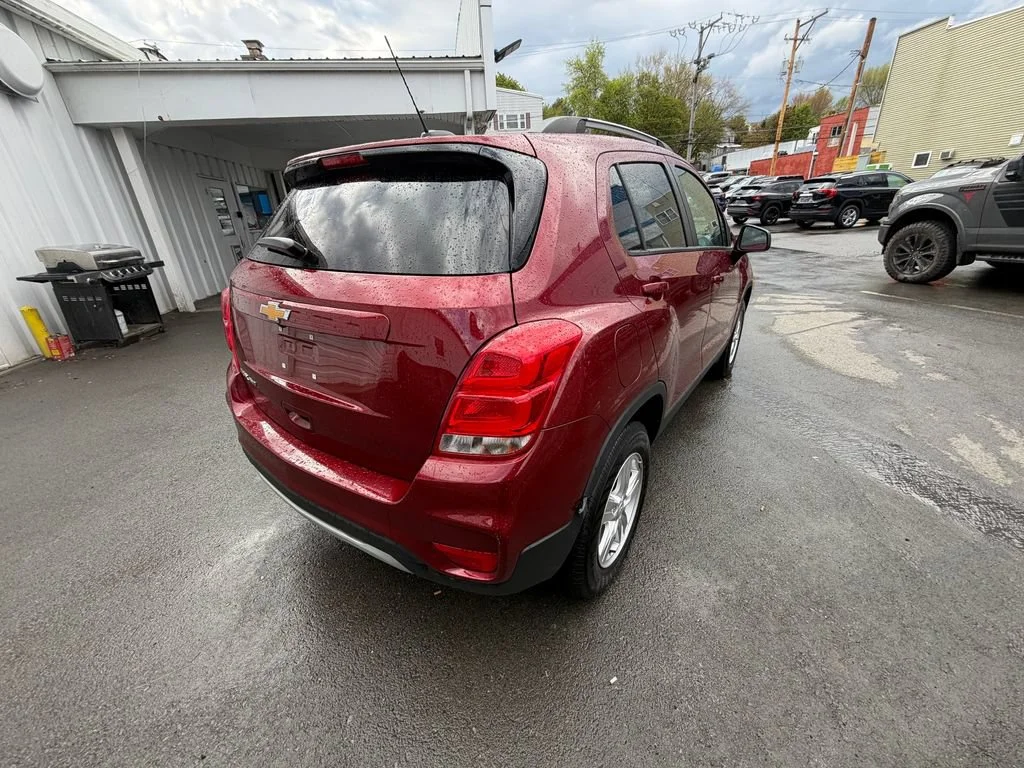 Used 2022 Crimson Metallic Chevrolet LT image 5