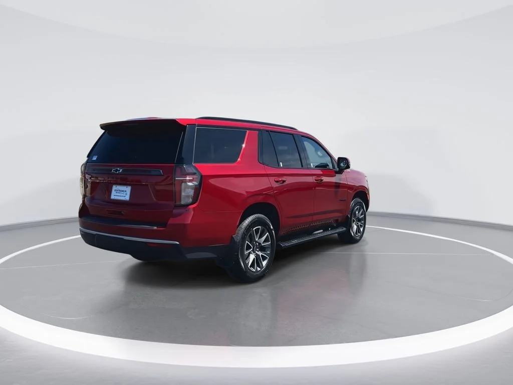 Used 2021 Red Chevrolet Z71 image 8