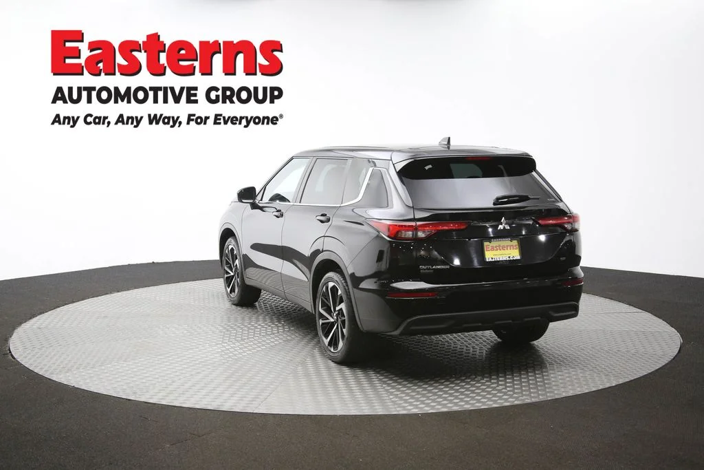 Used 2023 Black Mitsubishi SE image 64