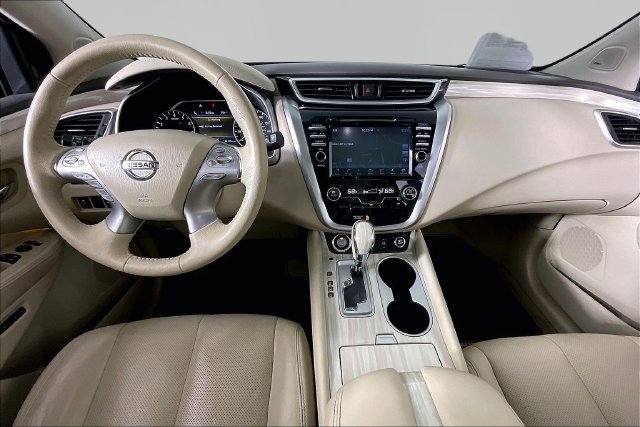 Used 2015 Red Nissan SL image 3