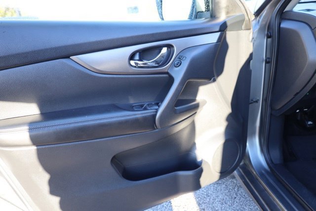Used 2016 Gun Metallic Nissan S image 21