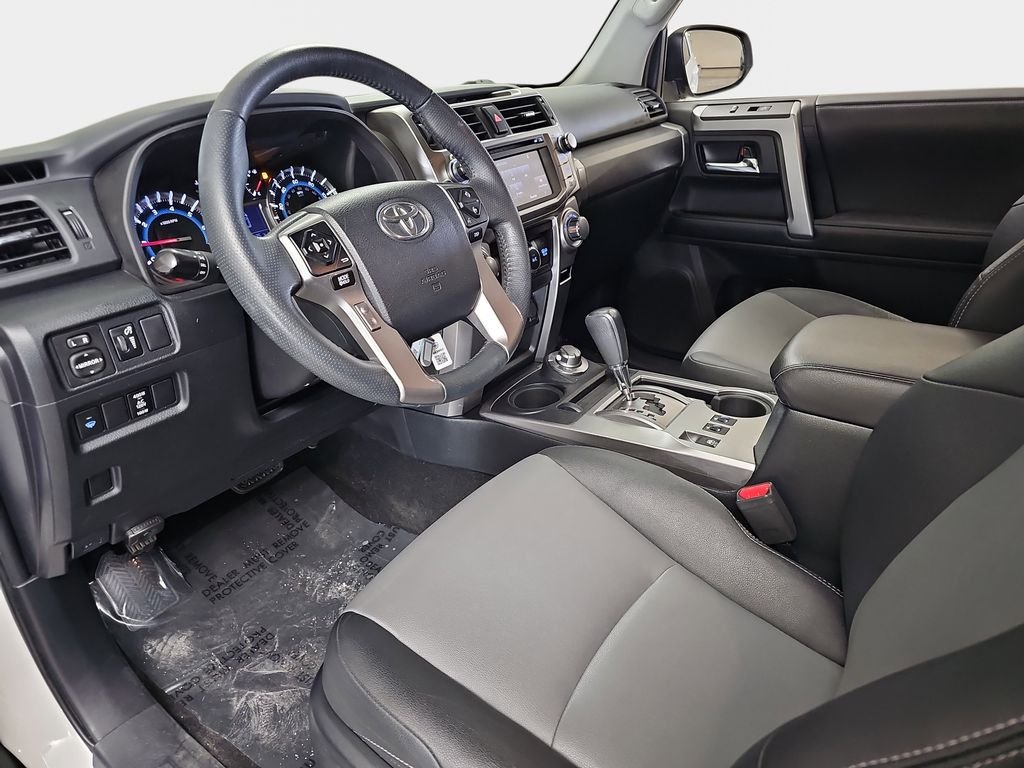 Used 2019 White Toyota SR5 Premium image 18