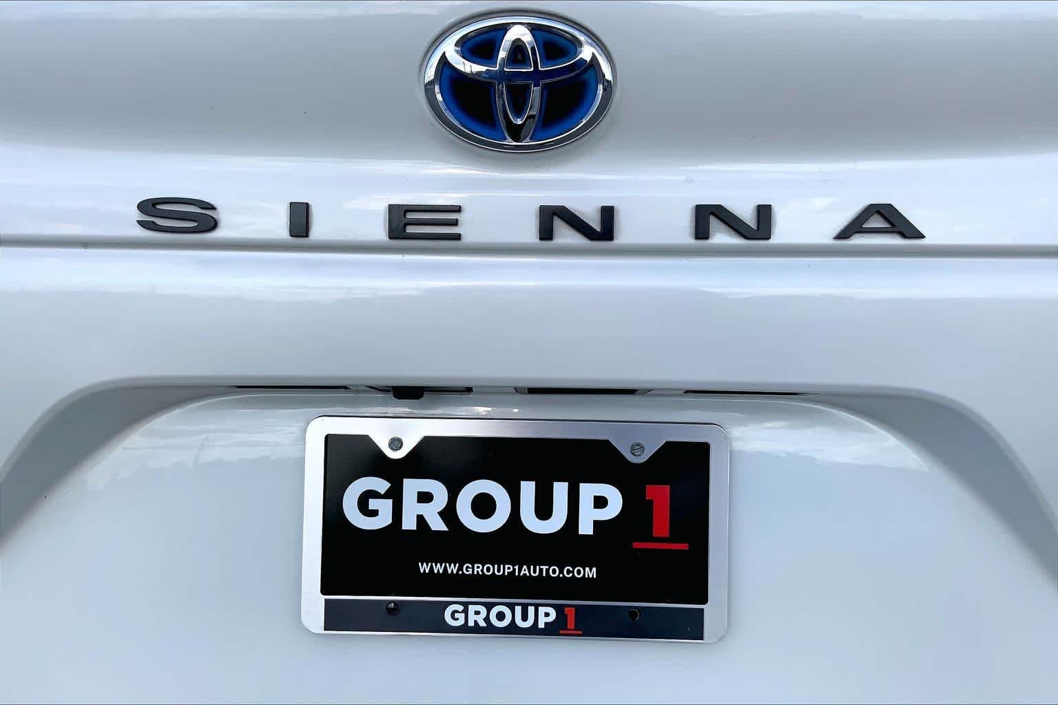 Used 2021 Blizzard Pearl Toyota XLE image 30
