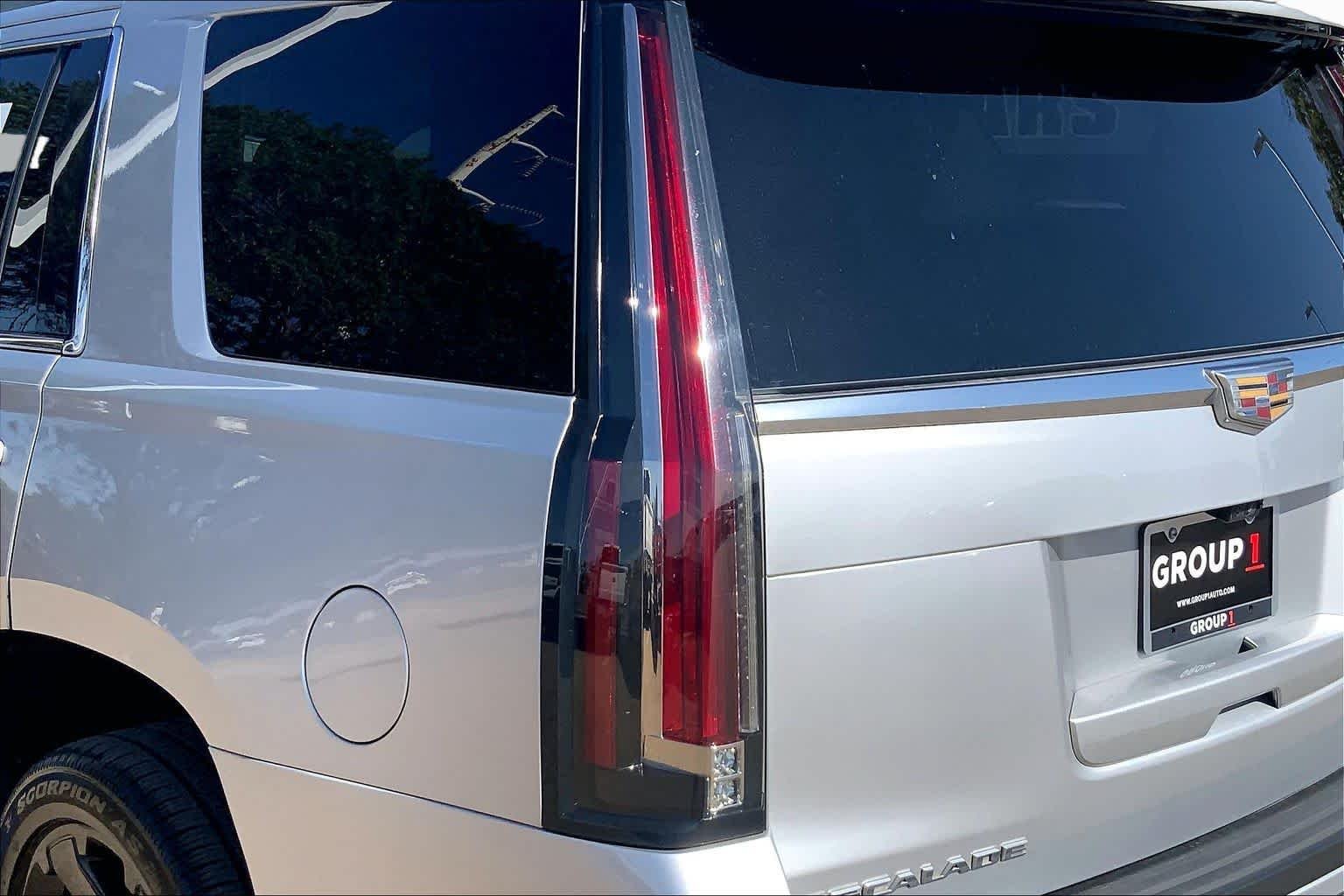 Used 2020 Radiant Silver Metallic Cadillac Premium Luxury image 29
