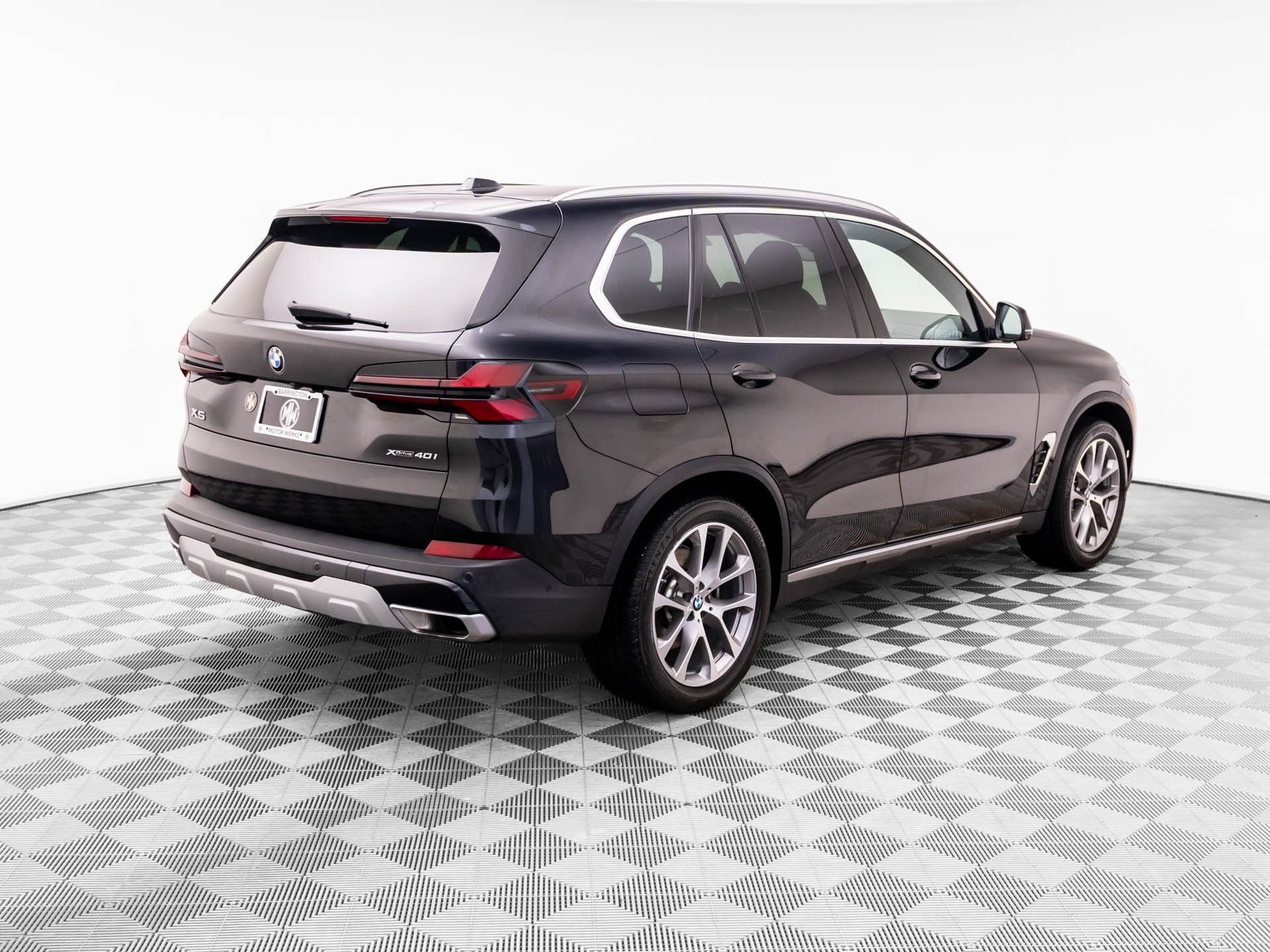Used 2024 Black Sapphire Metallic BMW xDrive40i image 6