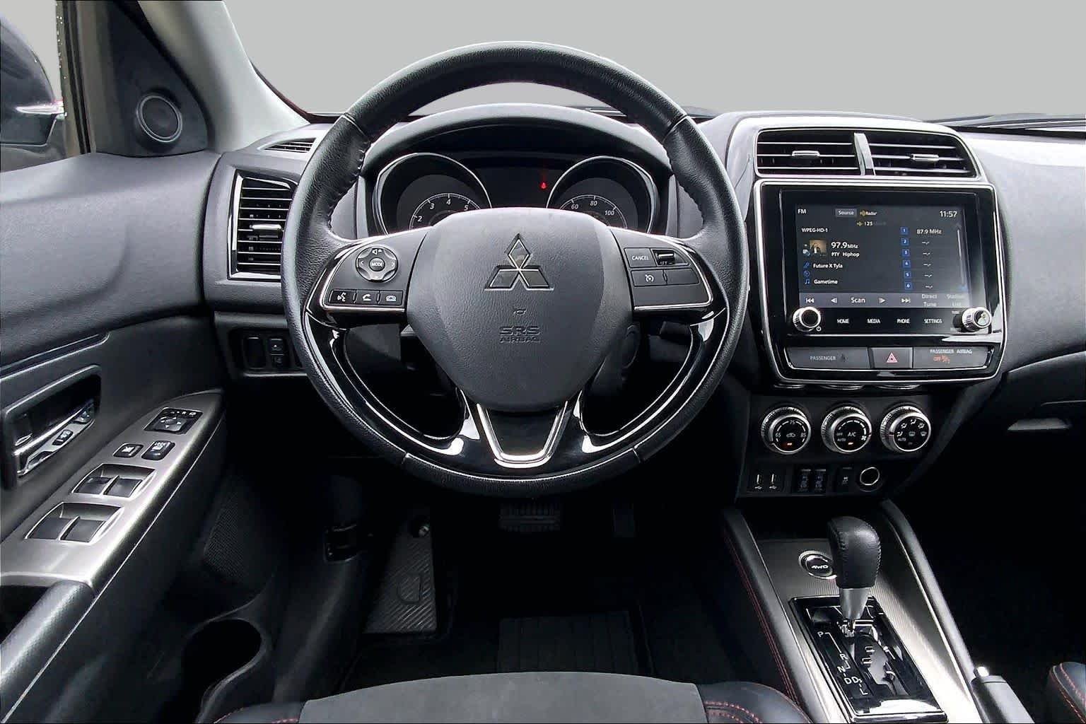 Used 2024 Alloy Silver Metallic Mitsubishi SE image 6