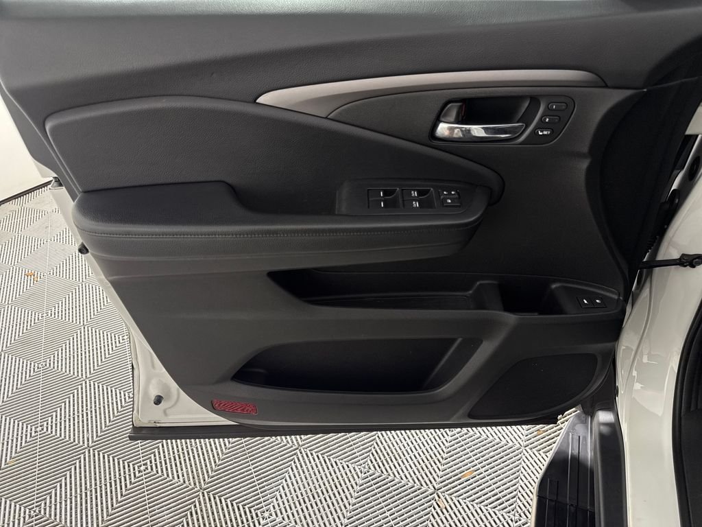 2020 Honda Pilot EX-L - Photo 9