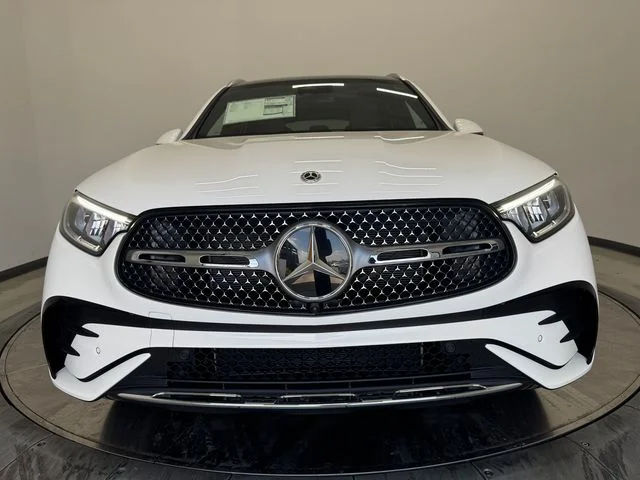 New 2027 White Mercedes-Benz GLC 300 image 13
