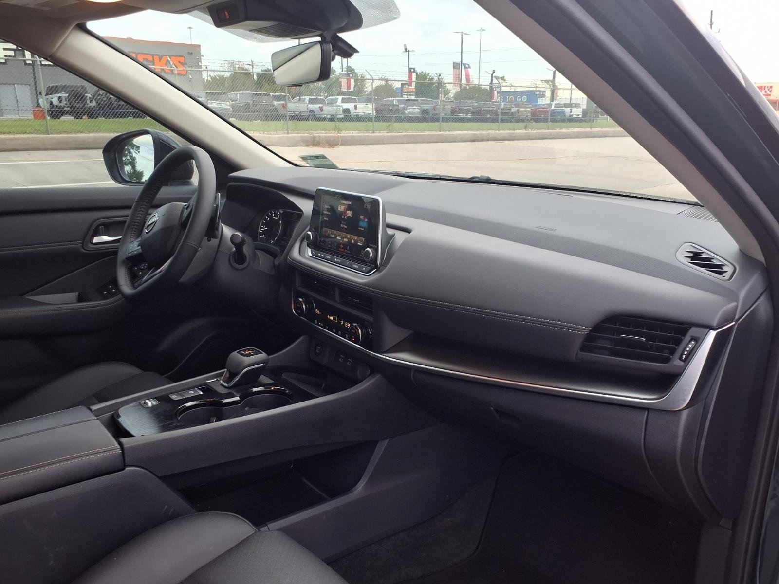 2026 Nissan Rogue photo 12 of 28