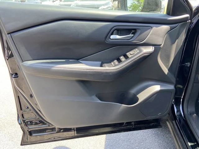 2025 Nissan Rogue SV - Photo 24