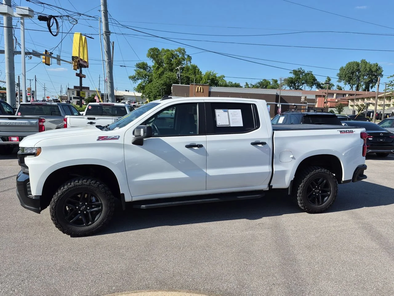 Used 2021 SUMMIT WHITE Chevrolet LT Trail Boss image 5
