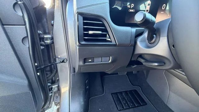 2026 Nissan Sentra SR - Photo 30