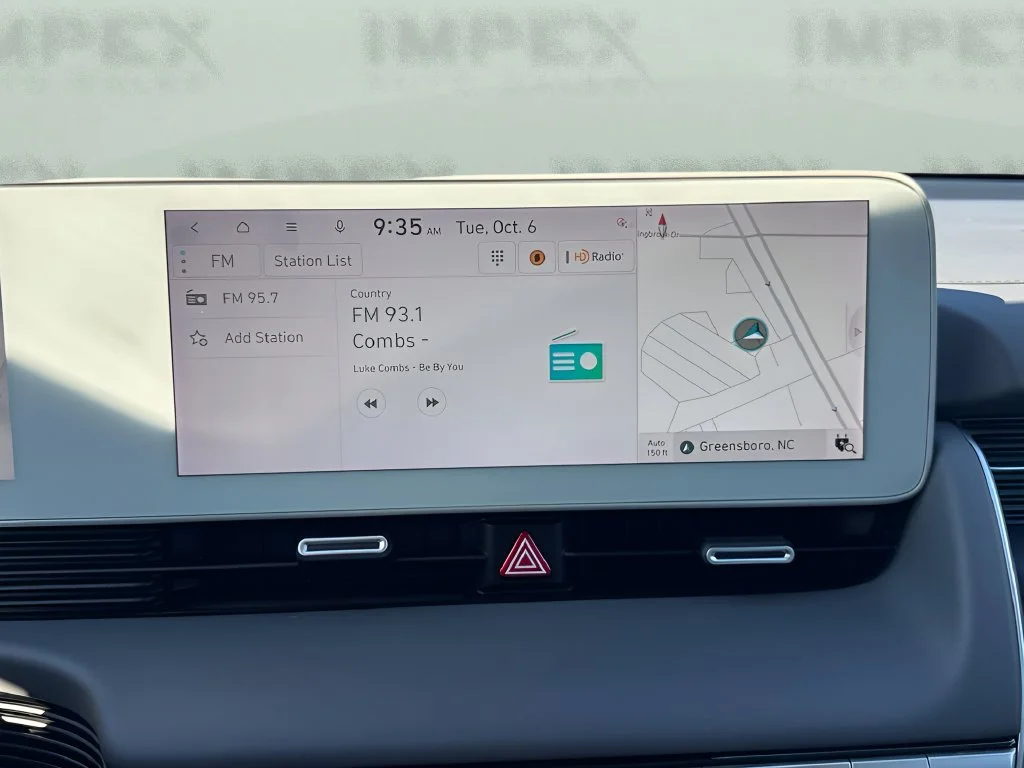 Used 2023 Gray Hyundai SEL image 17